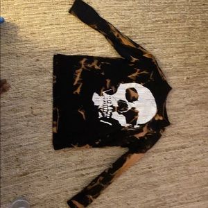 Acid washed skull long sleeve